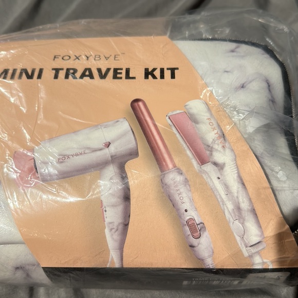 New FoxyBae mini travel kit - Picture 3 of 5